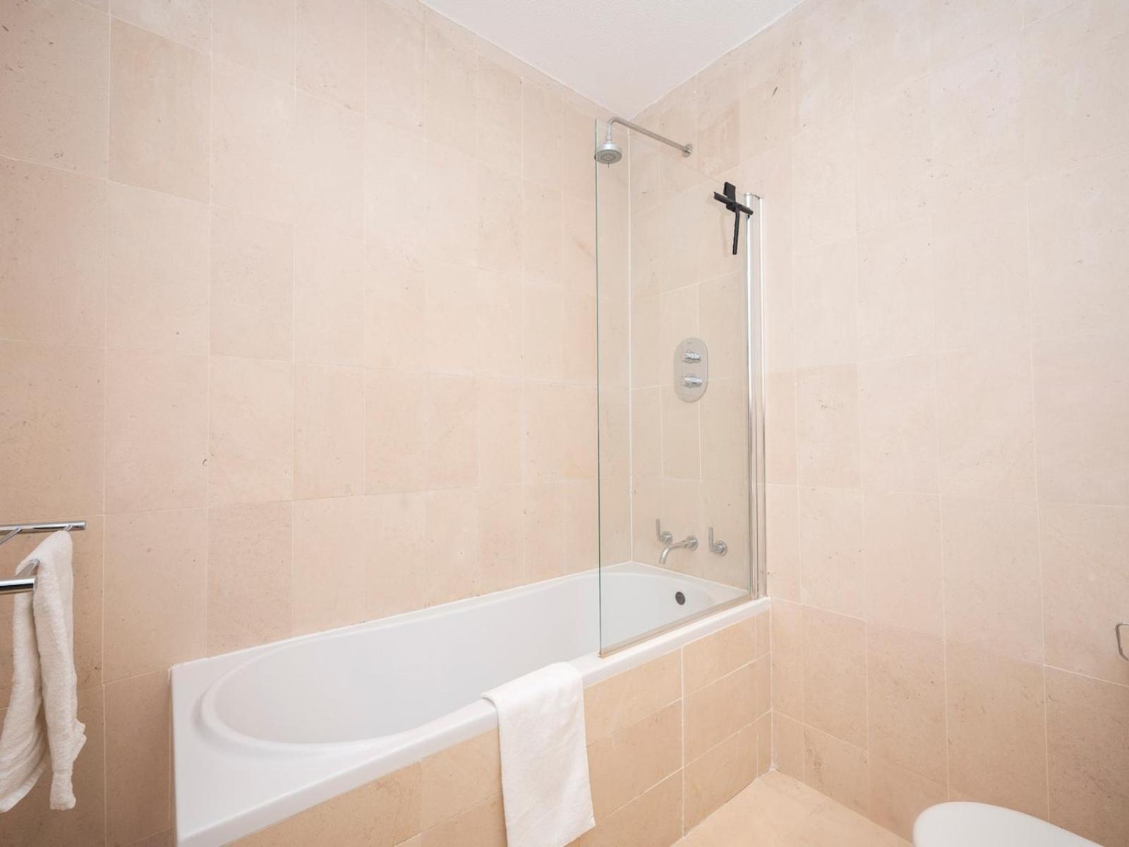 Gated Riverside Se16 With Parking Pass The Keys Appartamento